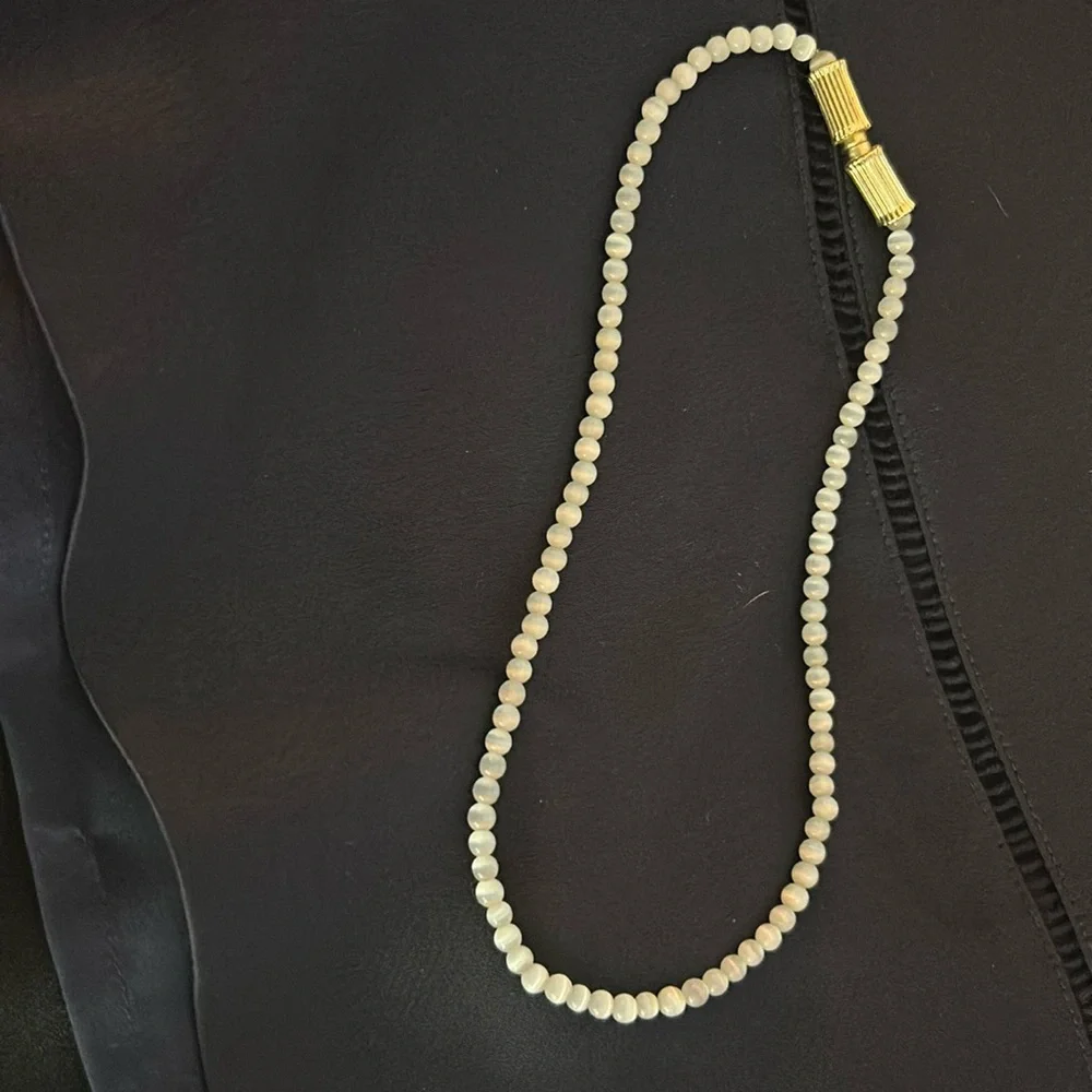 Elegant Cream Beaded Necklace - Picture 1 of 4